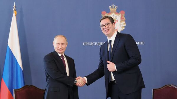 El presidente ruso, Vladímir Putin, y el presidente de Serbia Aleksandar Vucic - Sputnik Mundo