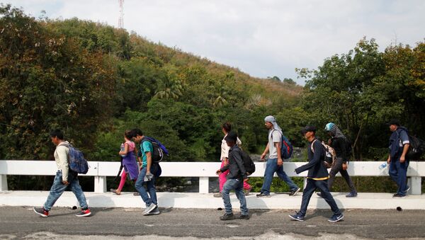 Caravana de migrantes en Guatemala - Sputnik Mundo