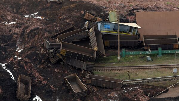 Consecuencias de la ruptura de la represa minera en Brasil - Sputnik Mundo