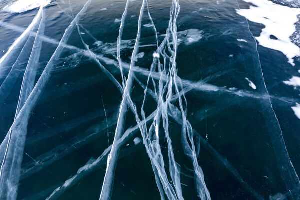 La magia del lago Baikal congelado - Sputnik Mundo