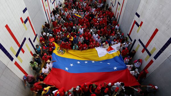 Manifestación en apoyo de Maduro - Sputnik Mundo