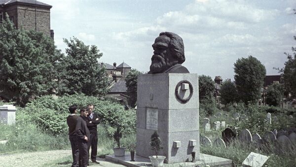 Tumba de Karl Marx en Londres - Sputnik Mundo