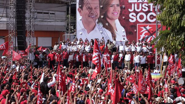 Partidarios del Frente Farabundo Martí para la Liberación Nacional (FMLN) en El Salvador - Sputnik Mundo
