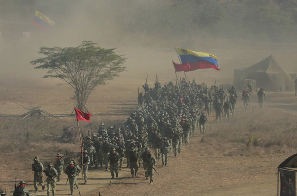 Nuestra Patria es inexpugnable: Venezuela realiza ejercicios militares a gran escala - Sputnik Mundo