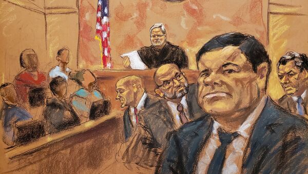 El 'Chapo' Guzmán, en un dibujo de su proceso en la corte - Sputnik Mundo