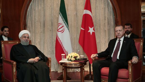 El presidente de Irán, Hasán Rohaní yel presidente turco, Recep Tayyip Erdogan - Sputnik Mundo