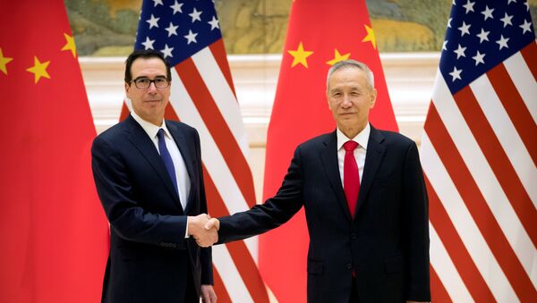 El secretario del Tesoro estadounidense, Steven Mnuchin, y el vice primer ministro chino Liu He - Sputnik Mundo