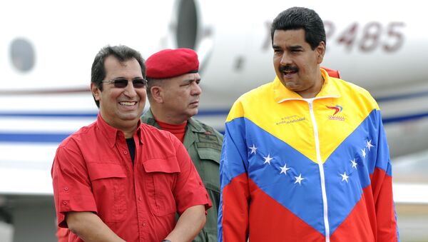El hermano mayor del fallecido expresidente de Venezuela, Hugo Chávez, Adán Chávez, y presidente de Venezuela, Nicolás Maduro (archivo) - Sputnik Mundo