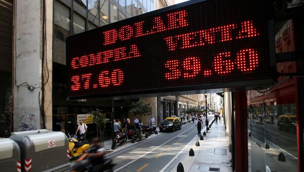 Tipo de cambio del dólar en Argentina - Sputnik Mundo