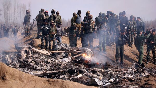 Siniestro de un avión de las Furzas Aéreas de la India en Cachemira - Sputnik Mundo