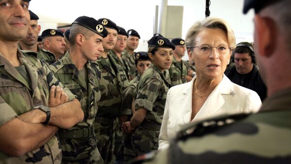 Fuerzas Armadas con un toque femenino: las ministras de Defensa más famosas del mundo - Sputnik Mundo