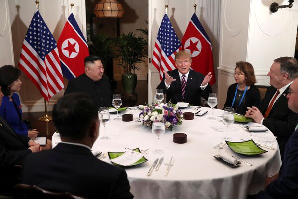 La cumbre entre Donald Trump y Kim Jong-un en Hanói - Sputnik Mundo
