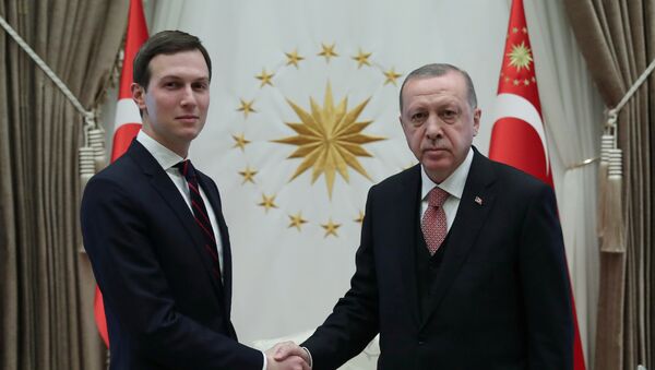 El yerno y consejero principal del presidente de EEUU, Jared Kushner y el presidente de Turquía, Recep Tayyip Erdogan - Sputnik Mundo