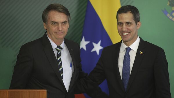 El presidente de Brasil, Jair Bolsonaro, y el autoproclamado presidente encargado de Venezuela, Juan Guaidó - Sputnik Mundo