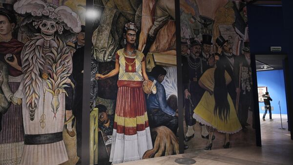La muestra 'Viva la Vida. Frida Kahlo y Diego Rivera. Pintura y arte gráfico de colecciones privadas y museos' - Sputnik Mundo