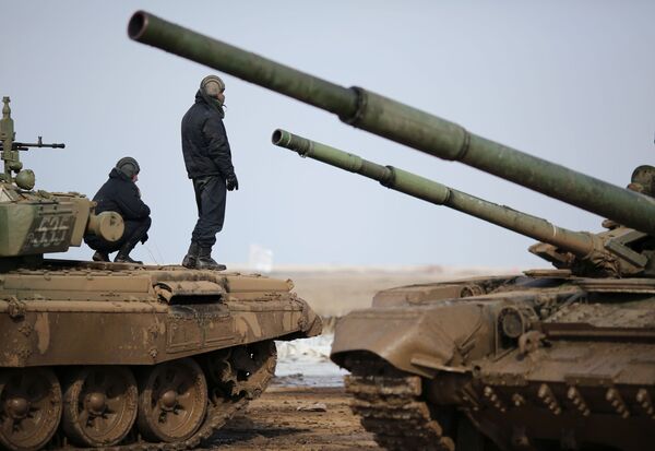 Biatlón de tanques en la región rusa de Volgogrado - Sputnik Mundo