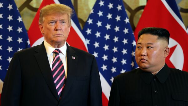 El presidente de EEUU, Donald Trump, y el líder norcoreano, Kim Jong-un - Sputnik Mundo
