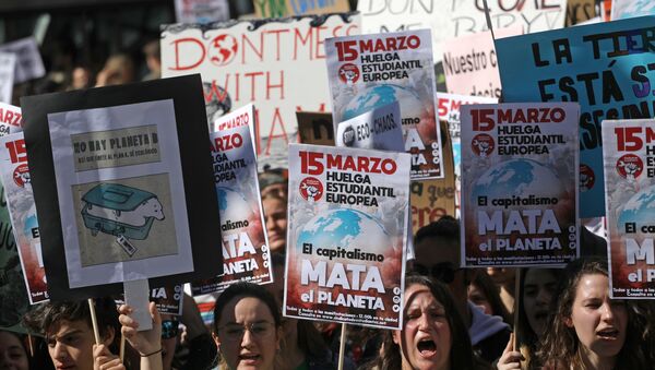 Los jóvenes españoles en la huelga contra el cambio climático en Madrid - Sputnik Mundo