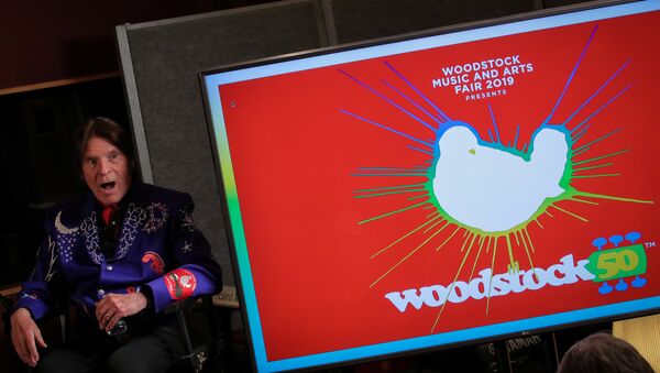 El cantante John Fogerty durante el evento de anuncio del cartel del festival Woodstock 50 - Sputnik Mundo