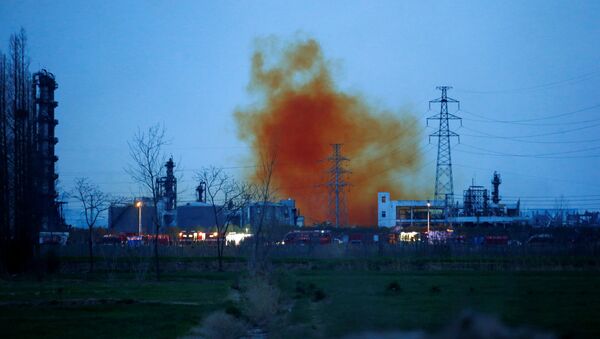 La explosión en la planta química Tianjiayi en China - Sputnik Mundo