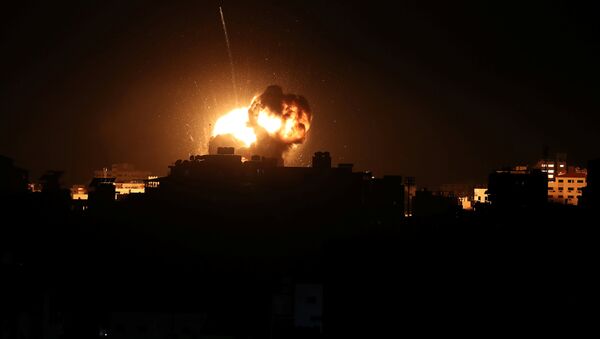 Israel ataca la Franja de Gaza - Sputnik Mundo