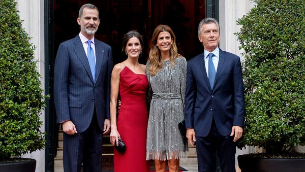 Los reyes de España junto al presidente Mauricio Macri y su esposa Juliana Awada - Sputnik Mundo