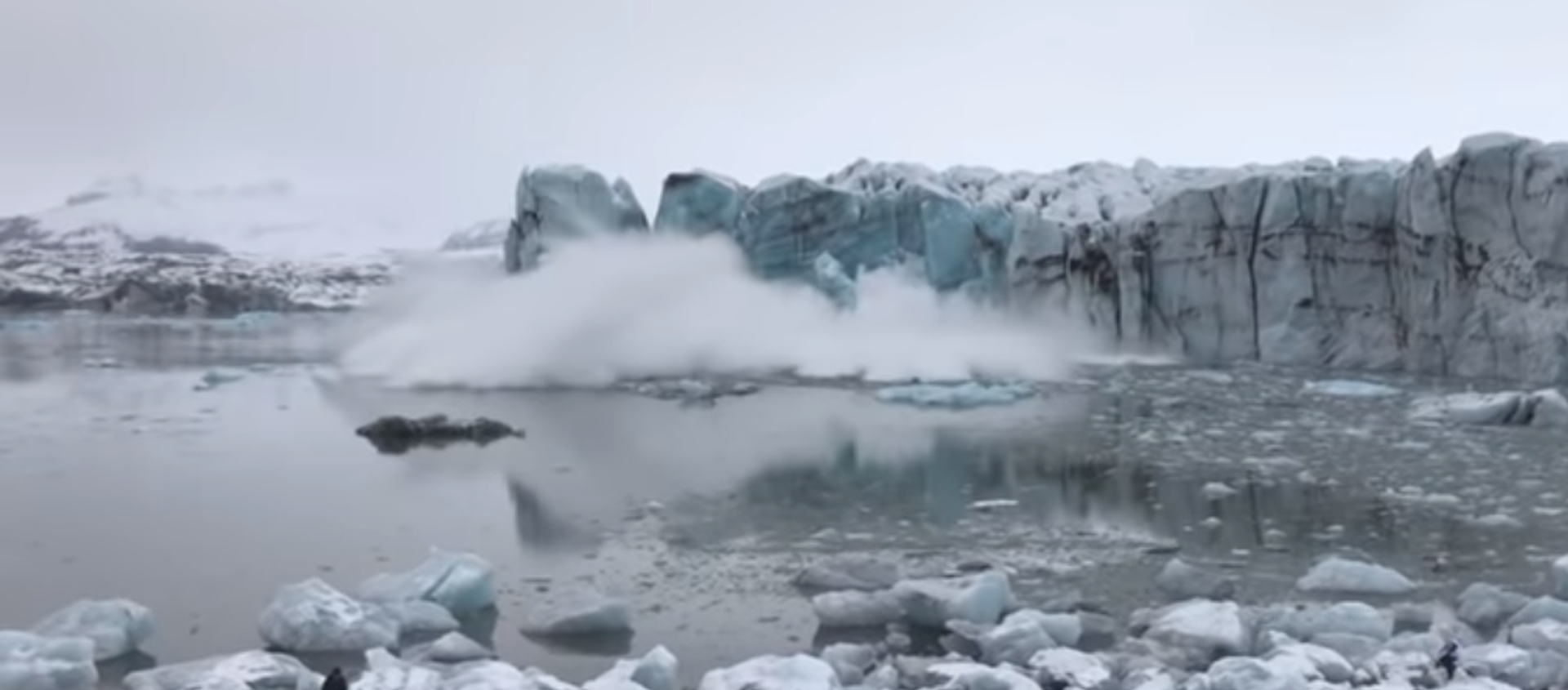 Turistas huyen en pánico tras el colapso de un enorme glaciar en Islandia - Sputnik Mundo, 1920, 02.04.2019