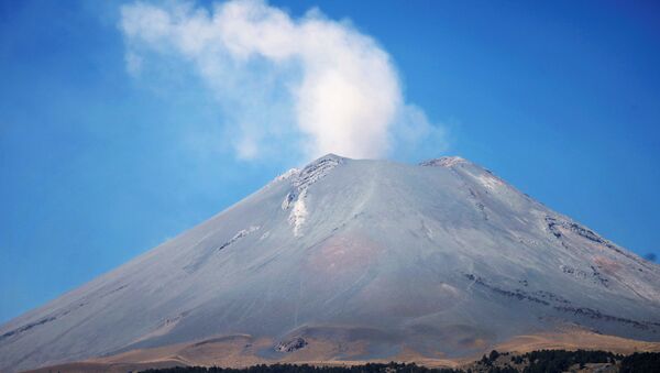 El volcán Popocatepetl, en México - Sputnik Mundo