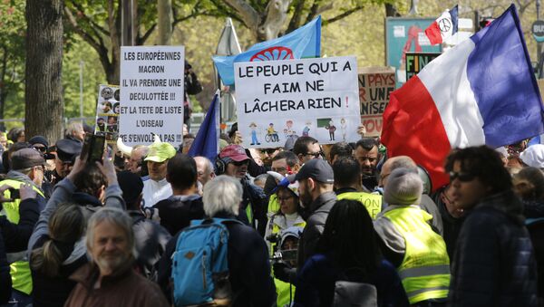 Las protestas de los 'chalecos amarillos' en Francia - Sputnik Mundo