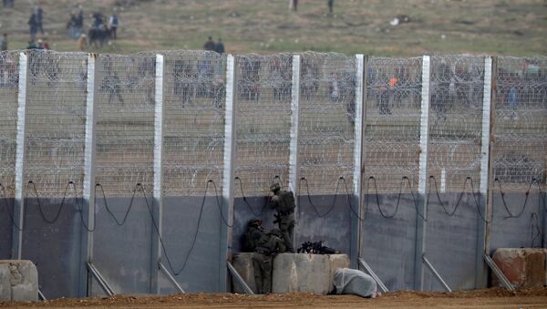 Los soldados israelíes en la frontera con la Franja de Gaza - Sputnik Mundo