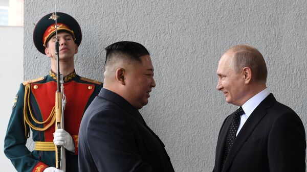 El líder de Corea del Norte, Kim Jong-un, y el presidente de Rusia, Vladímir Putin (archivo) - Sputnik Mundo