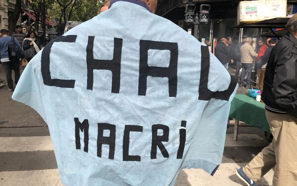 El presidente de Argentina, Mauricio Macri, es uno de los nombres más repetidos por los manifestantes en sus protestas El presidente de Argentina, Mauricio Macri, es uno de los nombres más repetidos por los manifestantes en sus protestas - Sputnik Mundo