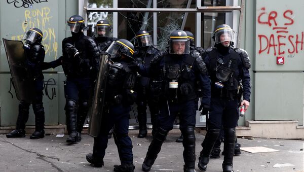La Policía francesa - Sputnik Mundo
