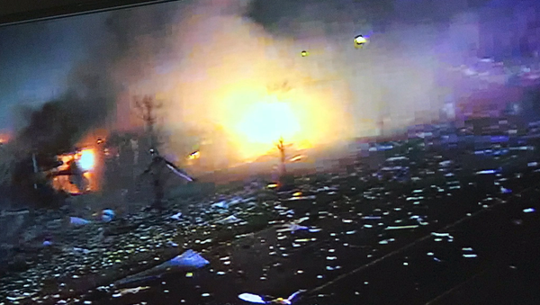 Imágenes de una cámara de vigiláncia en el local de la explosión de una planta en Waukegan - Sputnik Mundo