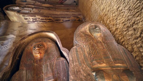 Antigua tumba descubierta cerca de las pirámides de Giza en Egipto - Sputnik Mundo