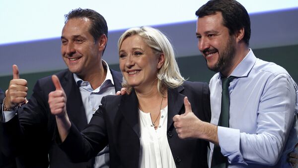 El líder del Partido por  la Libertad, Heinz-Christian Strache,  la líder de Reagrupación Nacional, Marine Le Pen y el líder de ultraderecha italiana, Matteo Salvini - Sputnik Mundo