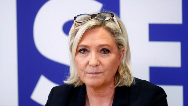 Marine Le Pen, política francesa - Sputnik Mundo