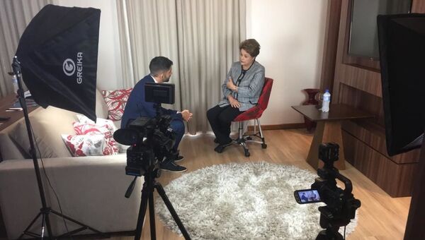 Dilma Rousseff, expresidenta de Brasil, durante la entrevista con el periodista de Sputnik Joan Royo Gual - Sputnik Mundo