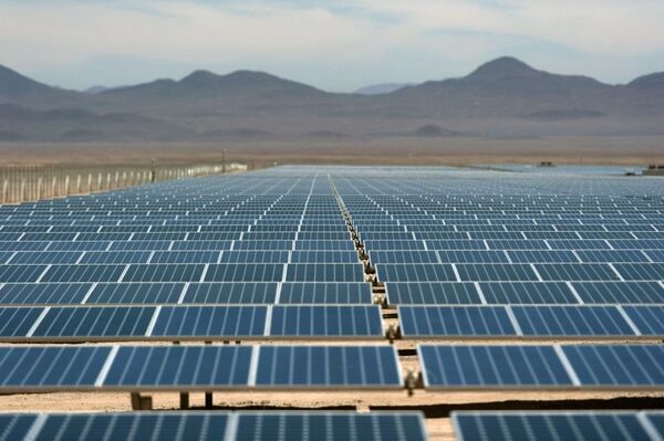 El sol sale para América Latina: la energía solar fotovoltaica es una oportunidad para la región El sol sale para América Latina: la energía solar fotovoltaica es una oportunidad para la región - Sputnik Mundo