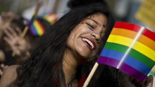 Una participante de la marcha por el Día Internacional del Orgullo LGTB en la India - Sputnik Mundo