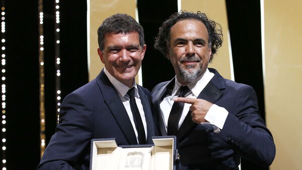 Antonio Banderas y Alejandro González Iñárritu durante el 72 Festival de Cine de Cannes, Francia, 25 de mayo de 2019 - Sputnik Mundo