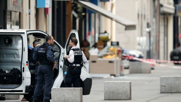 La policía en Lyon, Francia - Sputnik Mundo
