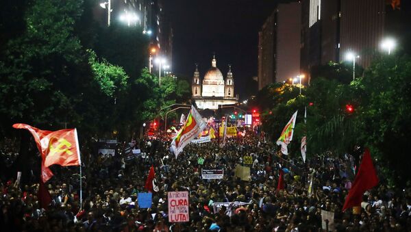 Protestas en Brasil contra recortes a universidades (archivo) - Sputnik Mundo