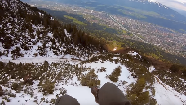 Bellos paisajes a alta velocidad: ¡este vídeo aéreo te dejará sin aliento! - Sputnik Mundo