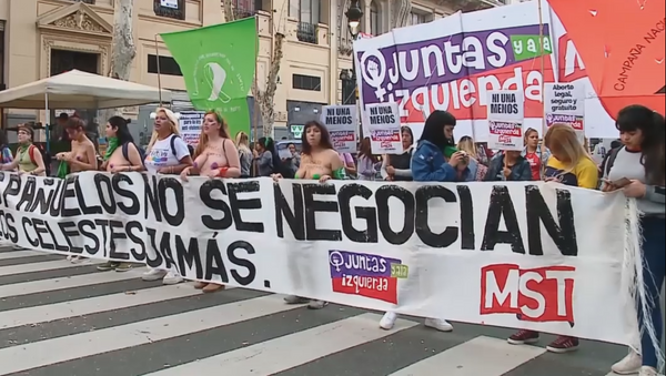 'Ni una menos': la multitudinaria manifestación feminista en Buenos Aires - Sputnik Mundo