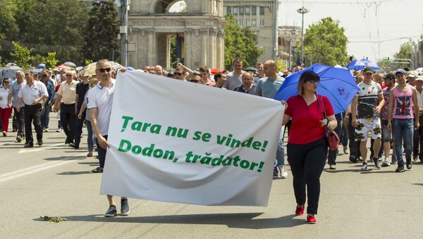 Manifestantes a favor del Partido Demócrata de Moldavia - Sputnik Mundo