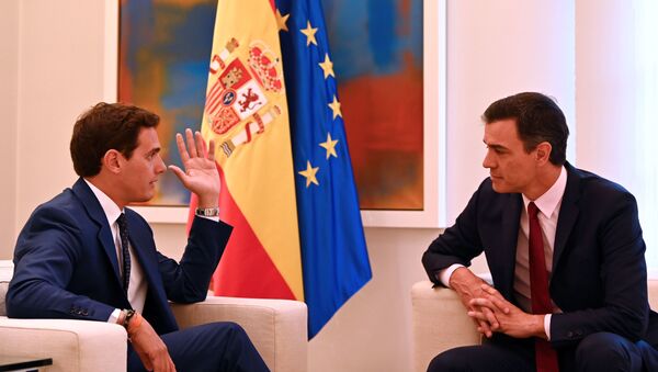 El líder de Ciudadanos, Albert Rivera, y líder del PSOE, Pedro Sánchez - Sputnik Mundo