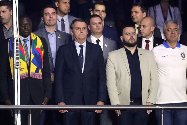 El presidente de Brasil, Jair Bolsonaro, antes del partido entre Brasil y Bolivia - Sputnik Mundo