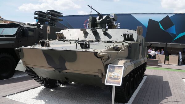 Vehículo blindado BT-3F en el Foro militar Army 2019 en Rusia - Sputnik Mundo