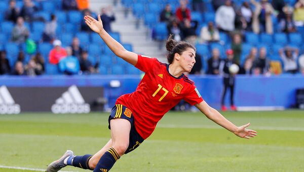 La futbolista española Lucía García celebra su gol a Sudáfrica durante la Copa del Mundo femenina en Francia - Sputnik Mundo